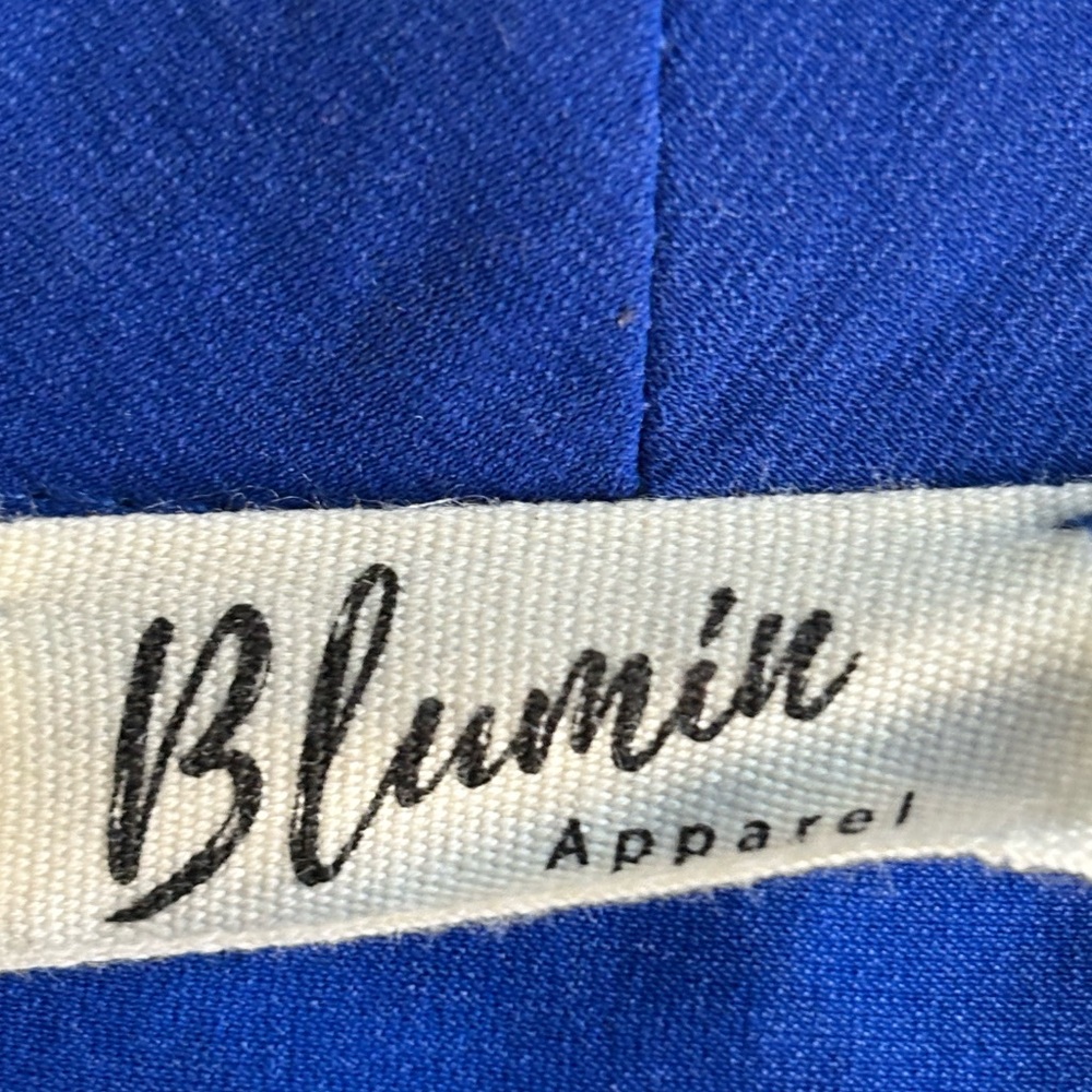 Oversized Boxy Blue Blouse with V-Neck - Picture 5 of 6